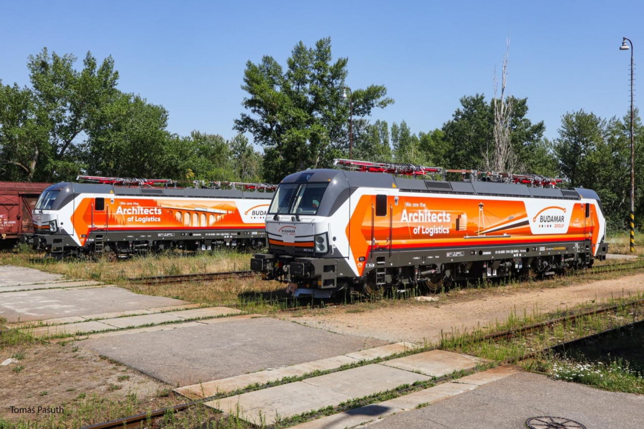 We know the visual design of other stickers for our locomotives for BUDAMAR