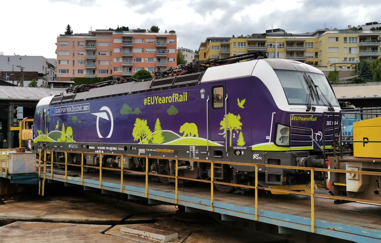 Siemens Vectron received original stickers. See what it looks like